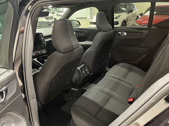 Volvo EX40 11 of 14