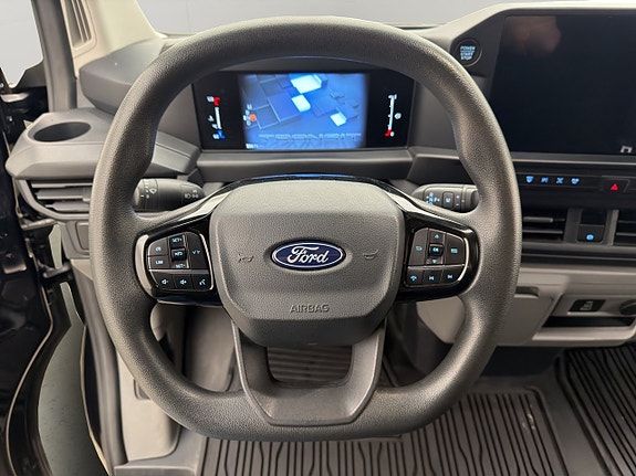 Ford Transit Custom 16 of 30