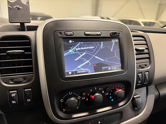 Renault Trafic 19 of 21