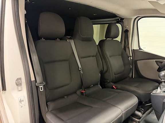 Renault Trafic 13 of 21