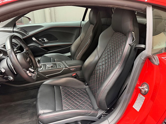 Audi R8 12 of 16