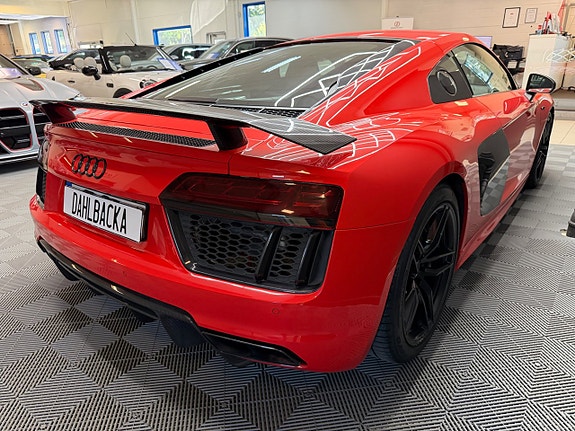 Audi R8 9 of 16