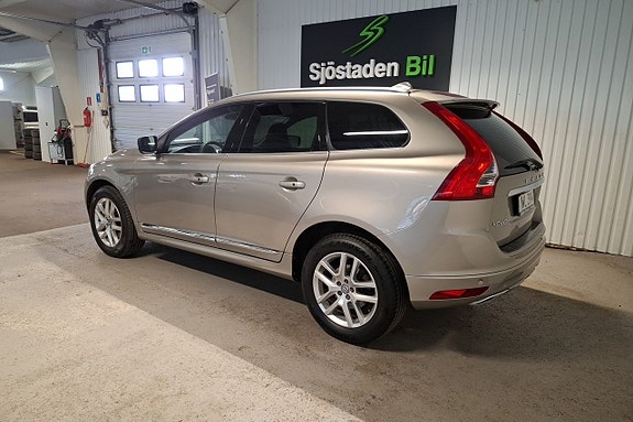 Volvo XC60 3 of 16