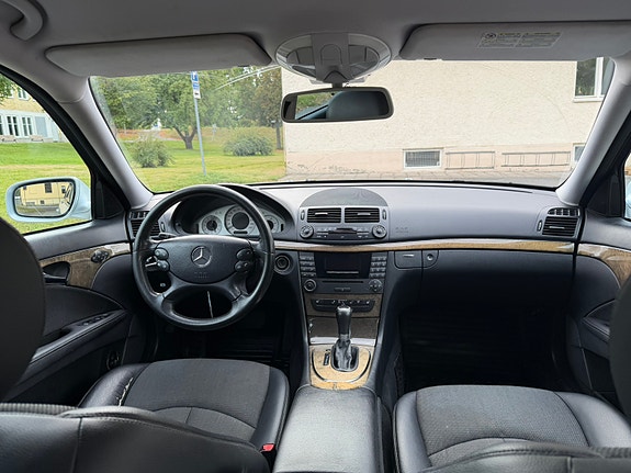 Mercedes-Benz E220 9 of 9