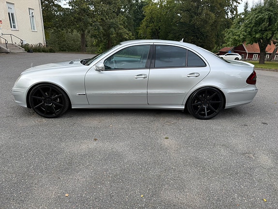 Mercedes-Benz E220 7 of 9