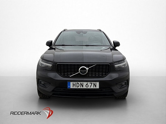 Volvo XC40 2 of 30