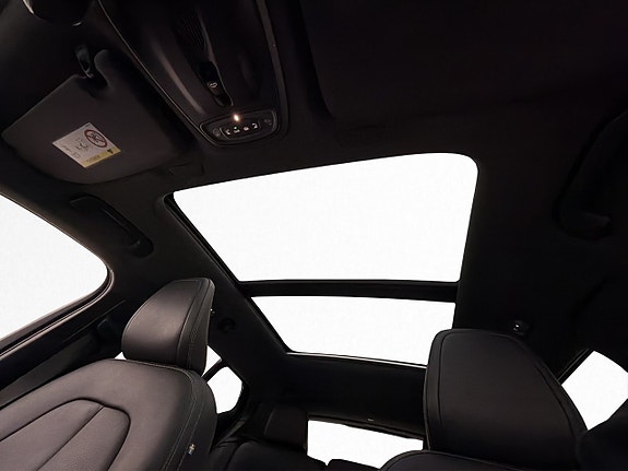Volvo XC40 17 of 30