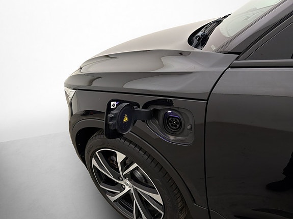 Volvo XC40 12 of 30