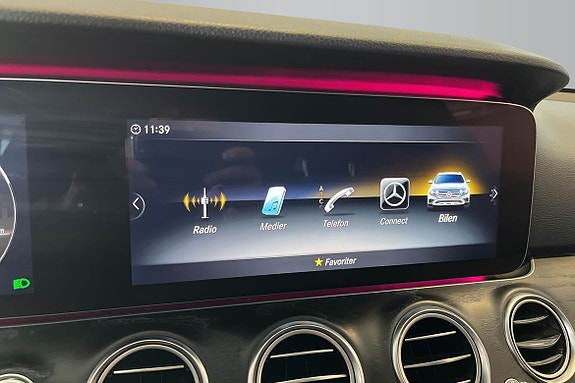 Mercedes-Benz E220 13 of 17