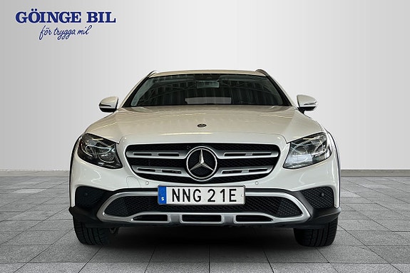 Mercedes-Benz E220 3 of 17