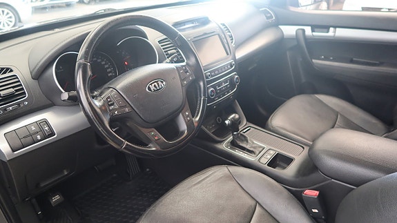 Kia Sorento 9 of 17