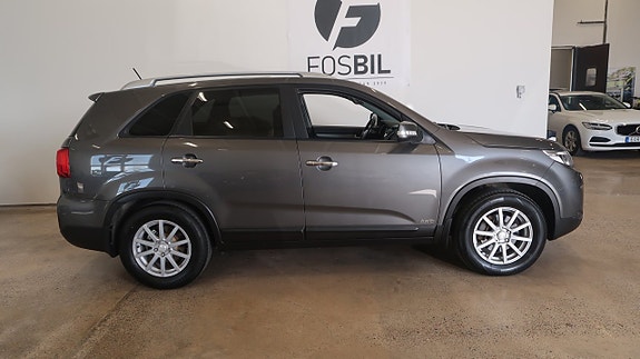 Kia Sorento 3 of 17