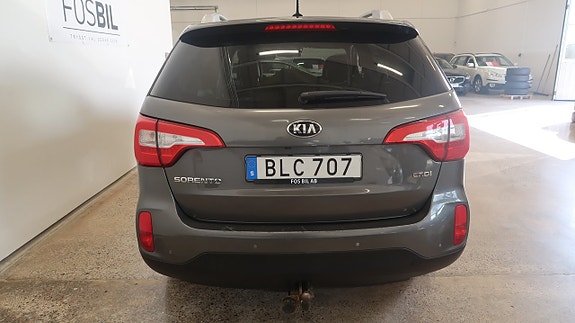 Kia Sorento 5 of 17