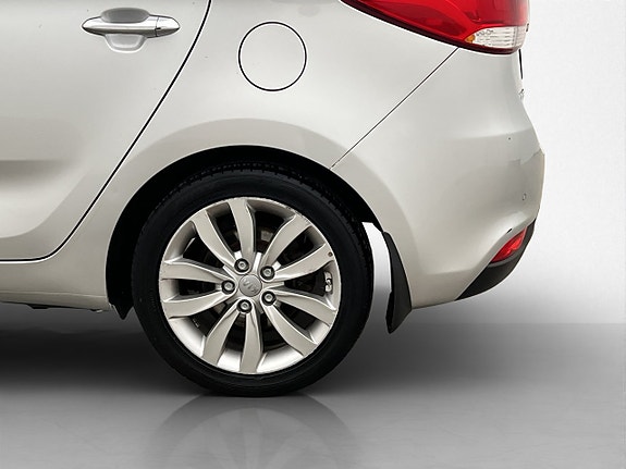 Kia Carens 25 of 27