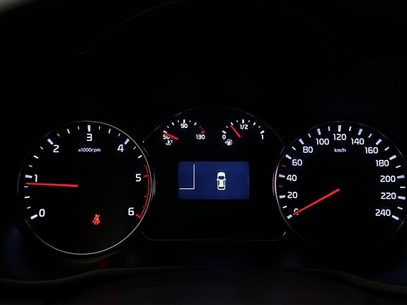 Kia Carens 16 of 27