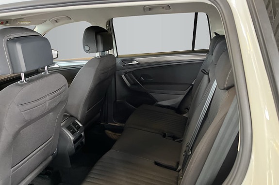 Volkswagen Tiguan Allspace 11 of 17