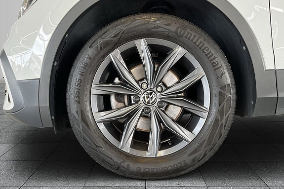 Volkswagen Tiguan Allspace 8 of 17