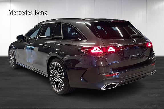 Mercedes-Benz E300 de 3 of 18