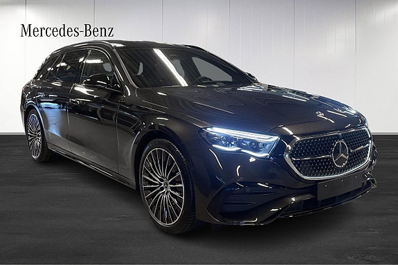 Mercedes-Benz E300 de 2 of 18