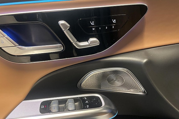 Mercedes-Benz E300 de 13 of 18