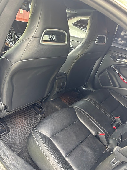 Mercedes-Benz CLA200 3 of 5