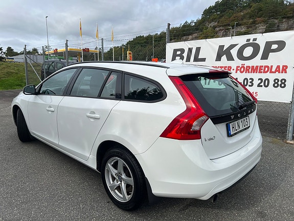 Volvo V60 4 of 9