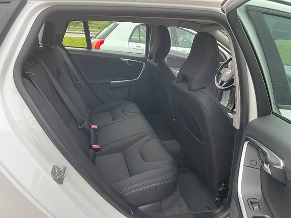 Volvo V60 8 of 9