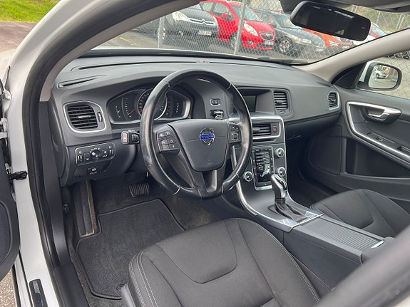 Volvo V60 5 of 9
