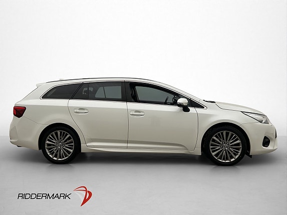 Toyota Avensis 9 of 30