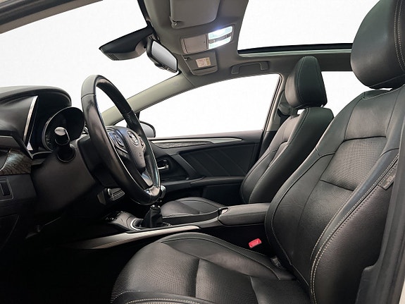 Toyota Avensis 13 of 30