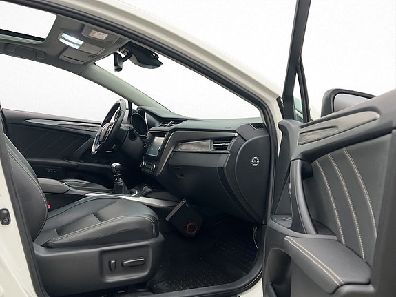 Toyota Avensis 25 of 30
