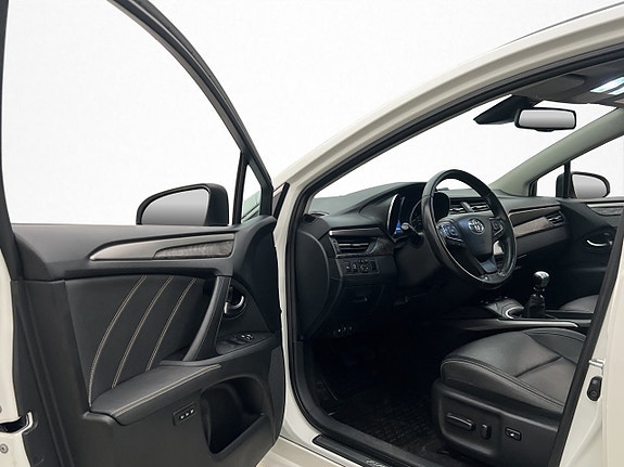 Toyota Avensis 11 of 30