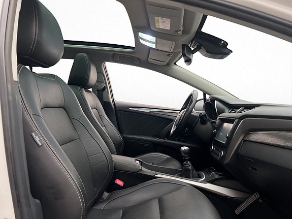 Toyota Avensis 24 of 30