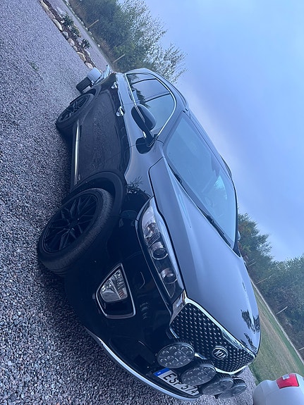 Kia Sorento 2 of 5