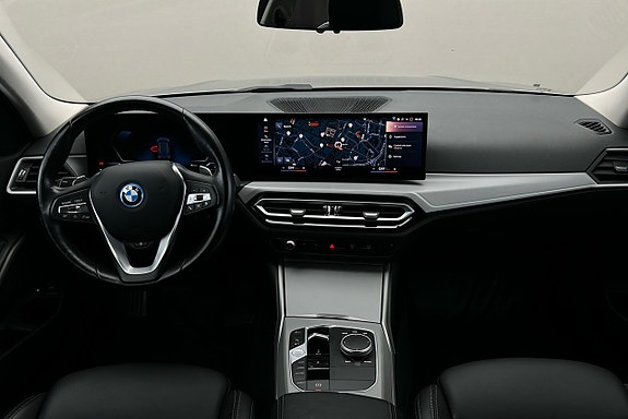 BMW 330e 6 of 25