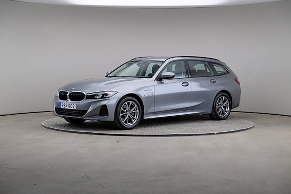 BMW 330e