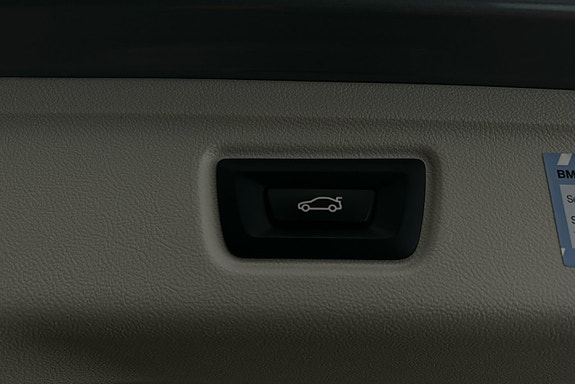 BMW 330e 15 of 25