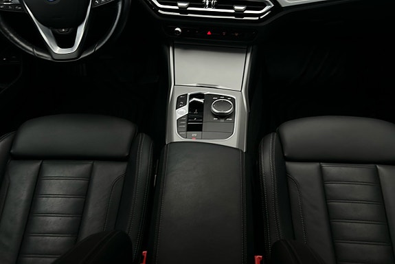 BMW 330e 9 of 25
