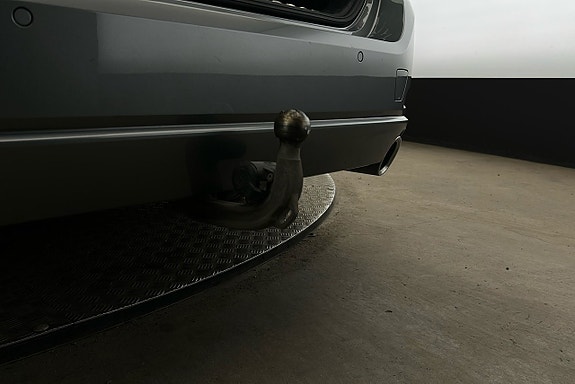 BMW 330e 17 of 25