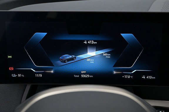 BMW iX 9 of 27