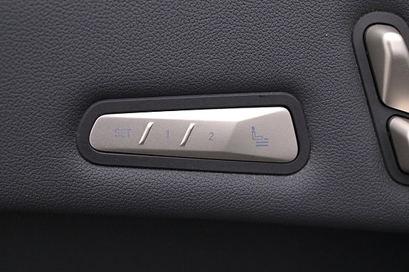 BMW iX 13 of 27