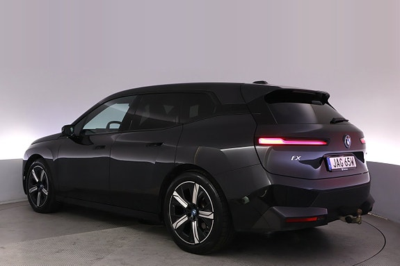 BMW iX 4 of 27