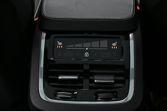 Volvo XC90 20 of 27