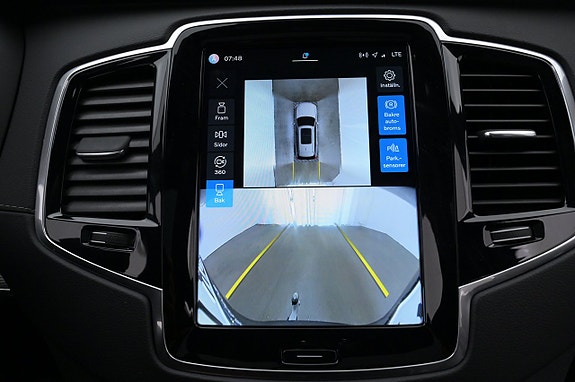 Volvo XC90 11 of 27