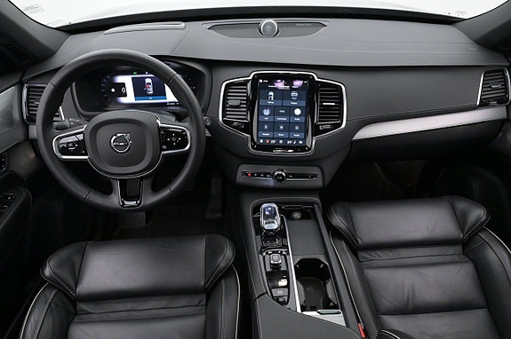 Volvo XC90 6 of 27