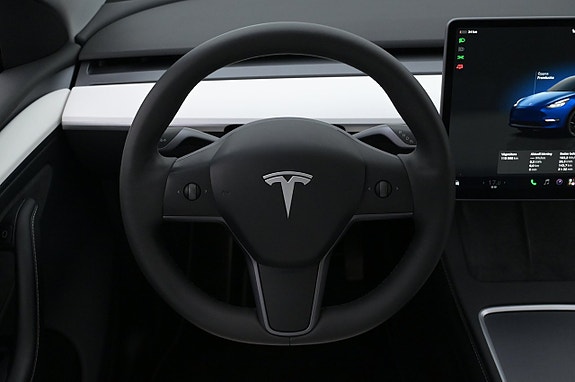 Tesla Model Y 7 of 27