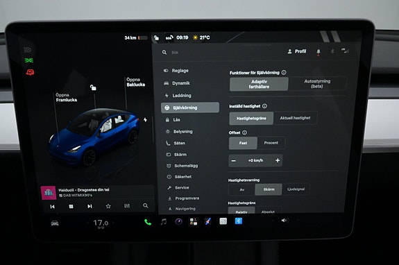 Tesla Model Y 15 of 27