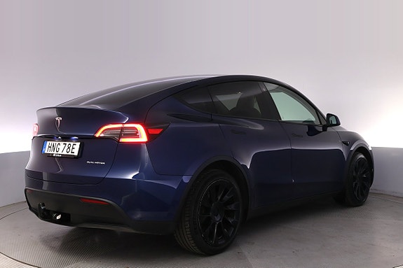 Tesla Model Y 5 of 27