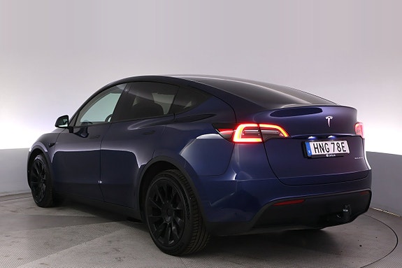 Tesla Model Y 4 of 27