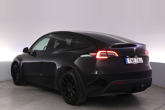 Tesla Model Y 4 of 27